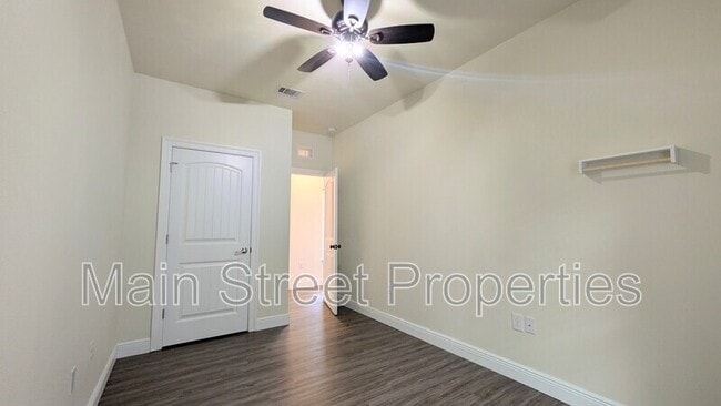 Building Photo - 2010 W Gregory St