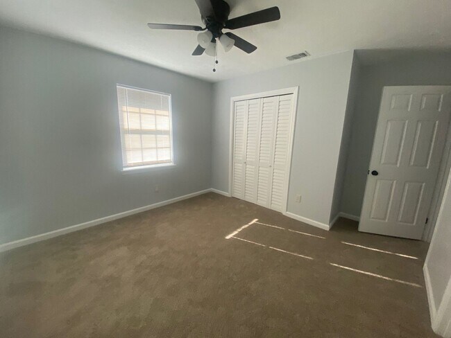 Building Photo - 707-713 N 9th St