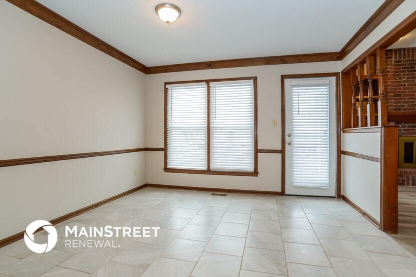 Building Photo - 905 NW Delwood Dr