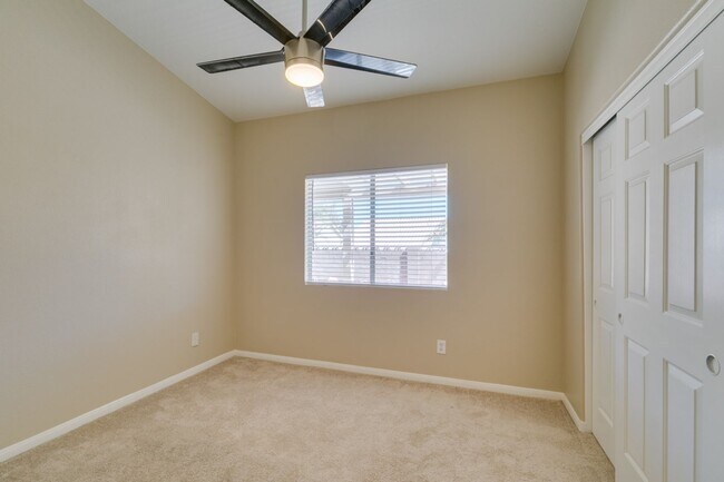 Building Photo - Charming Single-Story Home with Spa & Covered Patio Near Spencer & Wigwam in Las Vegas