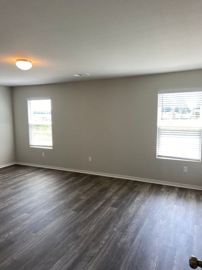 Building Photo - *Pre-leasing* Four Bedroom | Two Bath Home...