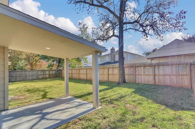 Building Photo - 13911 Piping Rock Ln