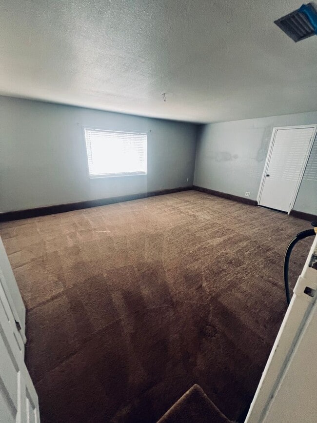 Building Photo - Lock in ($2100) off February 2026  if you move-in by December 29, 2025.