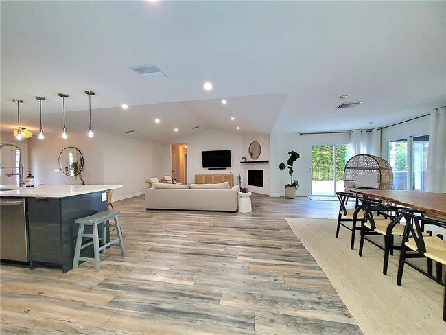 Building Photo - 6522 Hidden Beach Cir