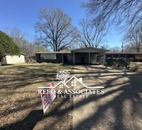 Building Photo - 3 Bedroom in Parkway Village - Oakhaven!
