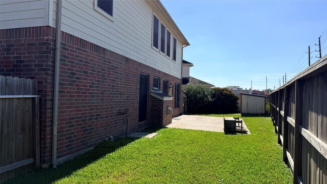 Building Photo - 2107 Auburn Vale St