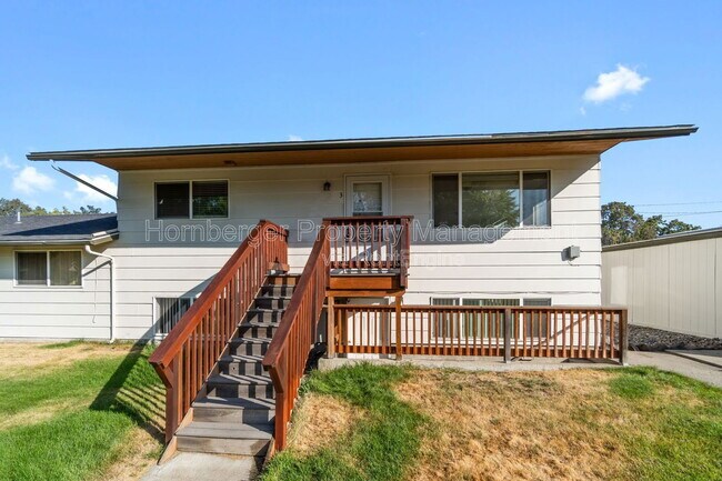 Building Photo - 1311 E 16th Ave