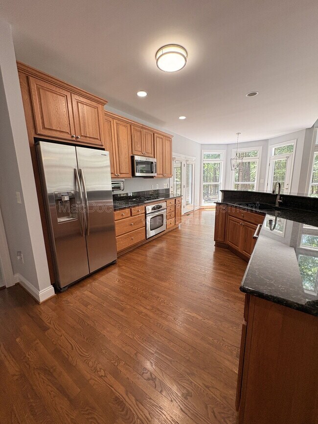 Building Photo - 10802 Cedar Creek Dr