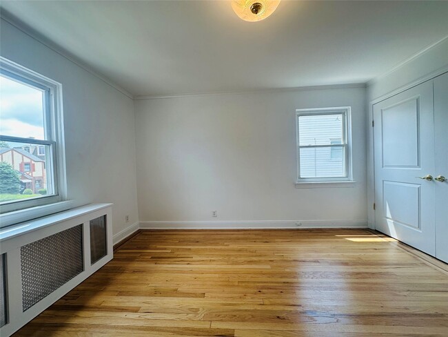 Building Photo - 76-12 175th St