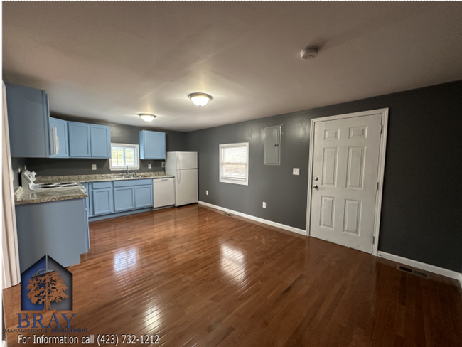 Building Photo - 733 E Sullivan St