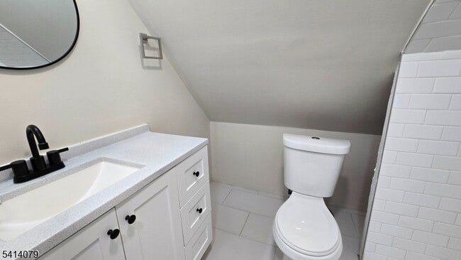 Building Photo - 411 Lanza Ave