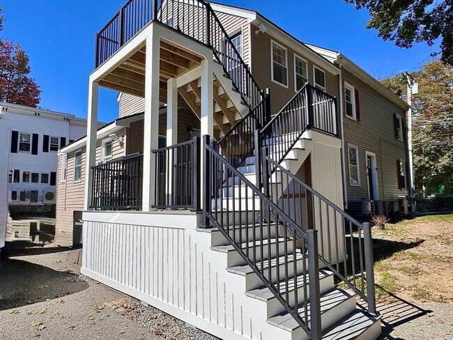 Building Photo - 57 Salem St