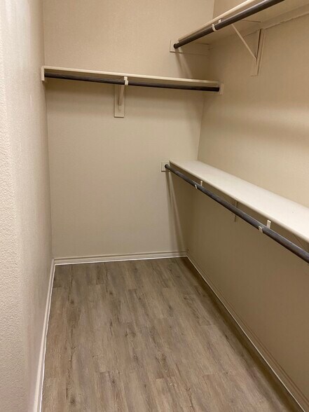 Building Photo - 4512 Gunnison Dr