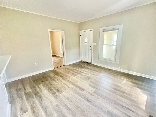 Building Photo - 1004 Highland Ave