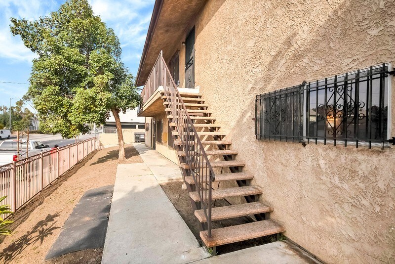 Building Photo - 2458 Normandie Ave