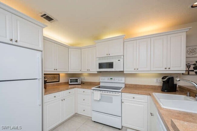 Building Photo - 60 Emerald Woods Dr