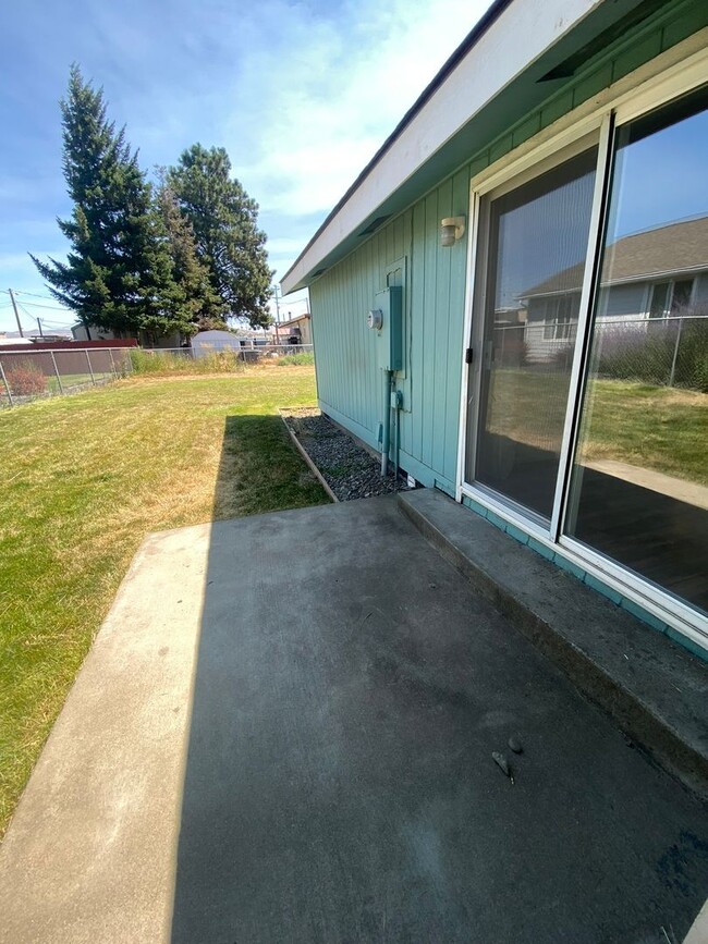 Building Photo - 3 Bed, 2 Bath Home for Rent in Kittitas!