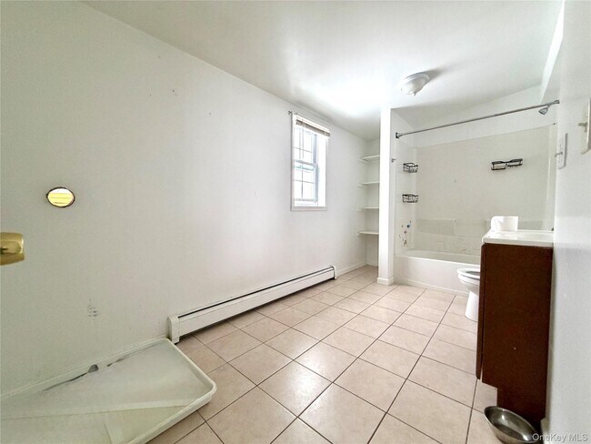 Building Photo - 14 Liberty St