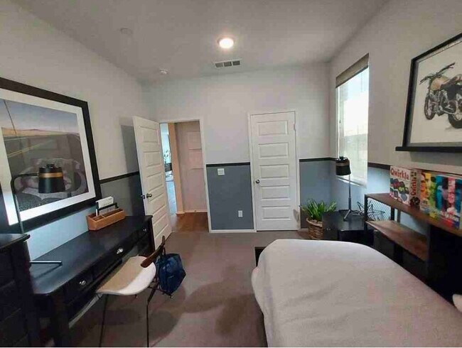 Building Photo - 1496 Pinyon Ln
