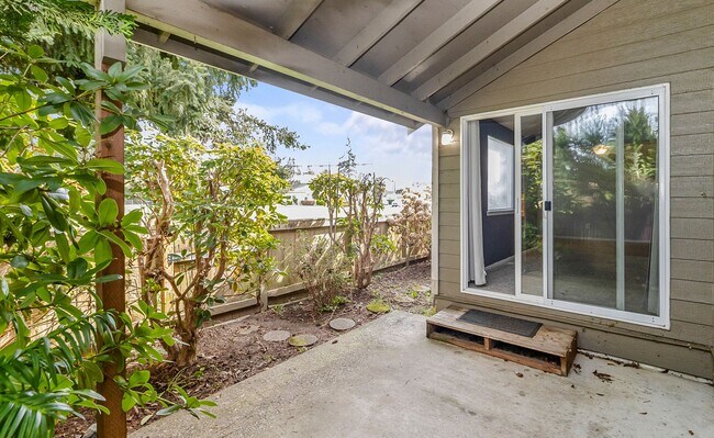 Building Photo - Monroe Townhome for rent!