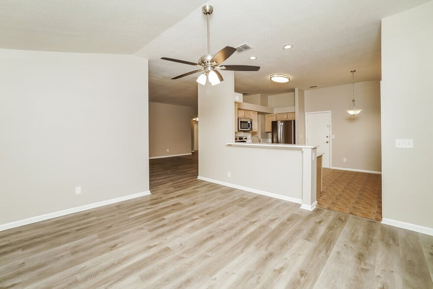 Building Photo - 10415 Copperwood Dr