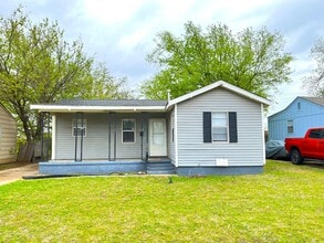 Building Photo - 2 Bed 1 Bath