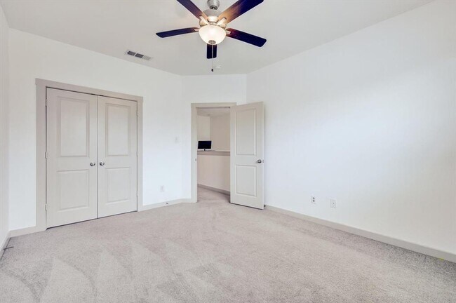Building Photo - 1213 Casselberry Dr