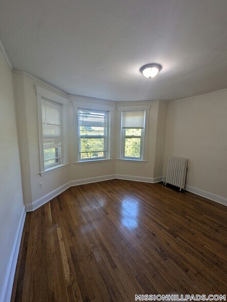 Building Photo - 360 Riverway