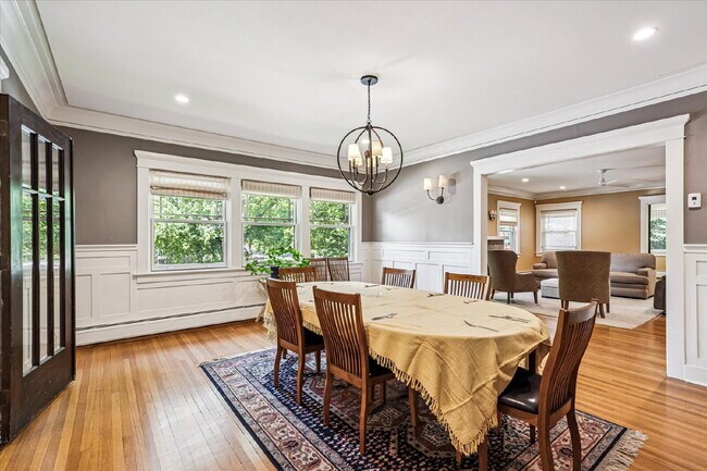 Building Photo - Spacious Comfort in Park Hill – 4-Bed, 2.5...
