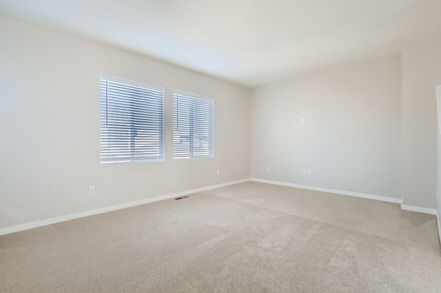 Building Photo - 3344 Cranston Cir