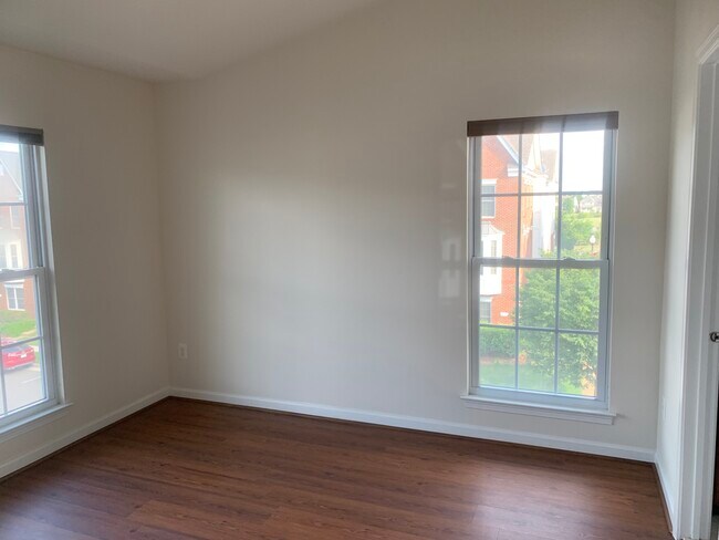 Building Photo - 25128 Neptune Terrace