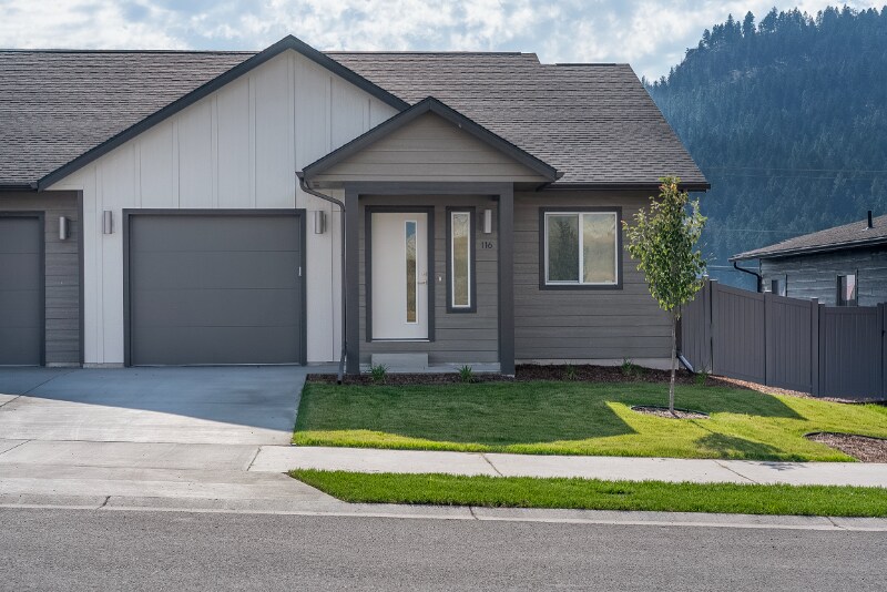 Primary Photo - 116 W View Dr