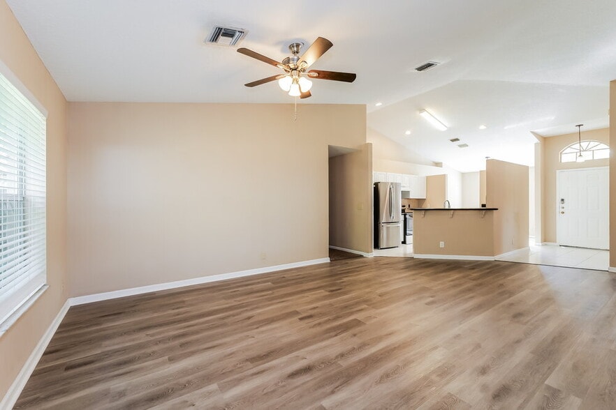 Building Photo - 5141 Willow Pond Rd W