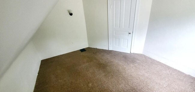 Building Photo - 1802 Madison Ave SE