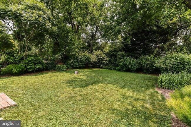 Building Photo - 904 Park Ave