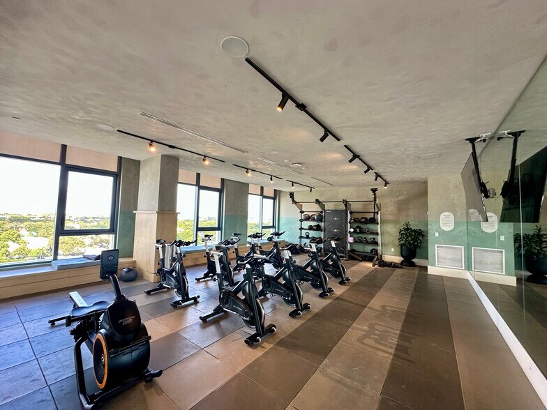 Building Photo - 337 NW 31st St