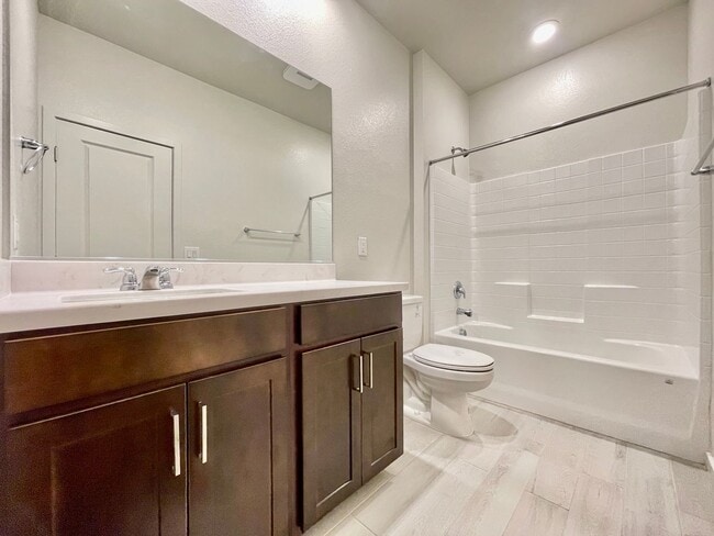 Building Photo - MOUNTAIN VIEWS, Gently lived in 4 bedroom 2.5 Bathrooms with Loft, home is a Must See!