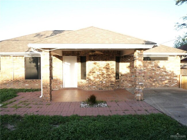 Building Photo - 3803 N Crown Ln