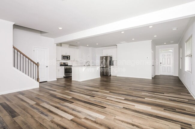 Building Photo - 2061 Caen St