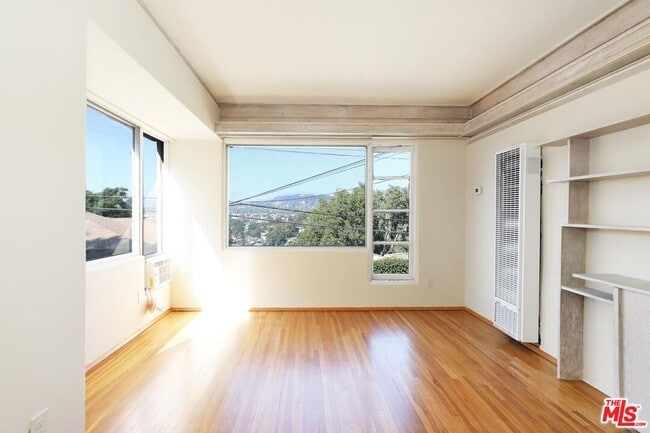 Building Photo - 1830 1/4 Lucile Ave