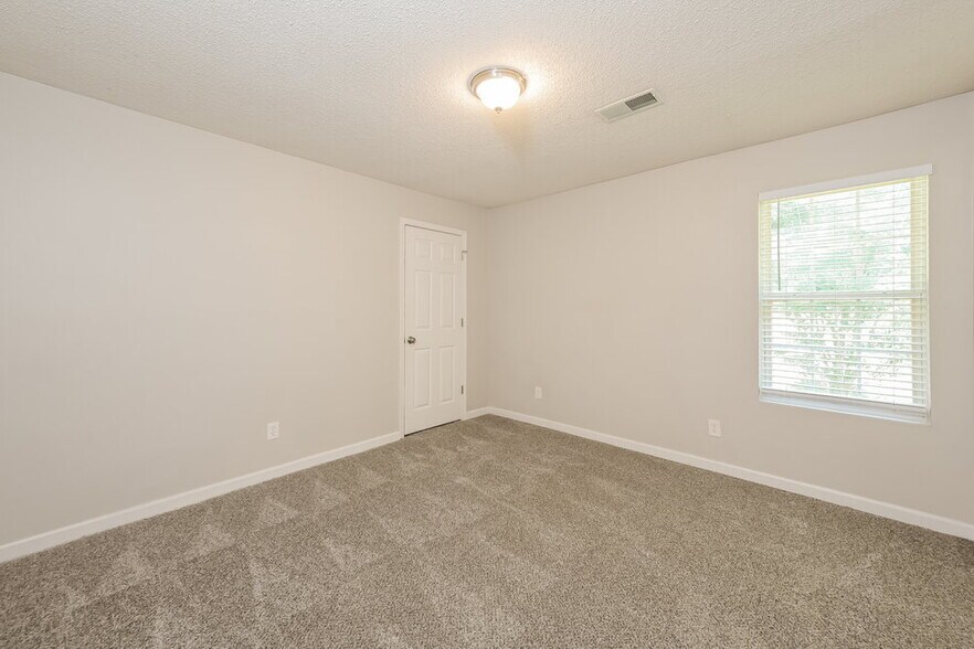 Building Photo - 1867 Fort River Way