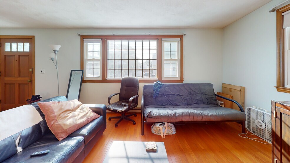 Building Photo - 45 Warren St