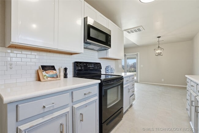 Building Photo - 7450 N 117th E Ave