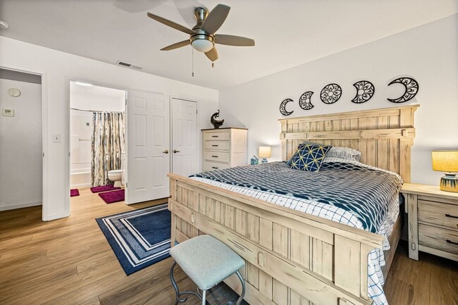 Building Photo - Updated Condo In Richfield Gardens Community!