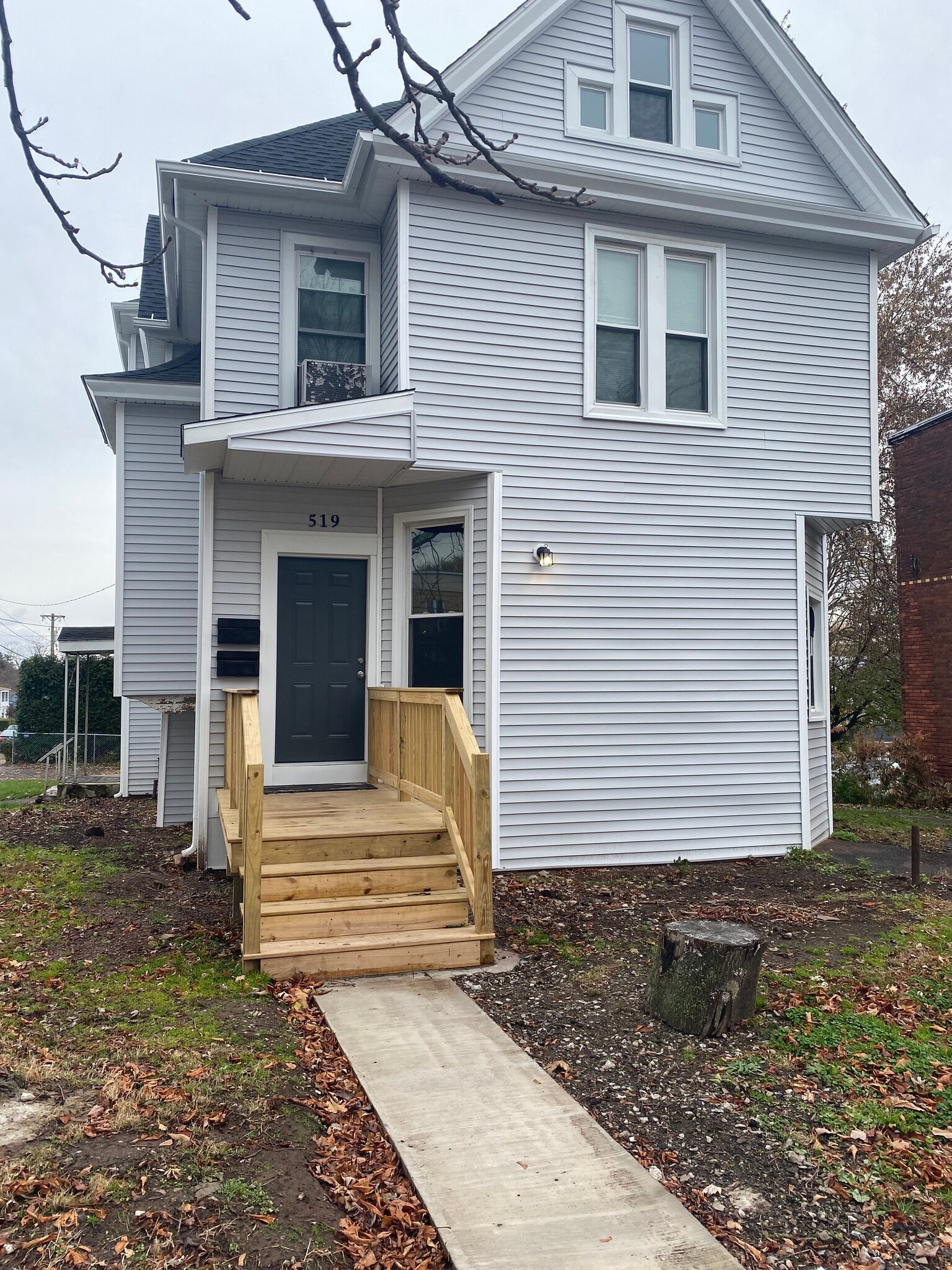 Building Photo - 519 East St