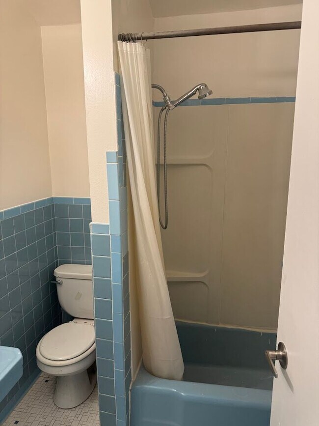 Building Photo - 5603 Fair Oaks St