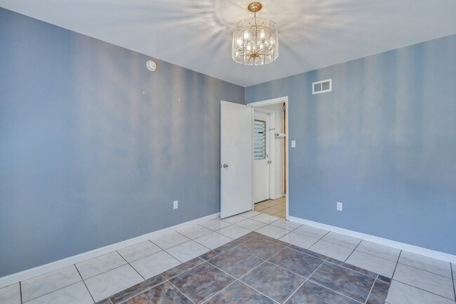 Building Photo - 12473 Northwood Rd