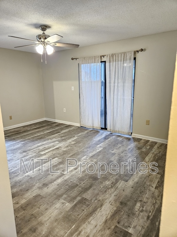 Building Photo - 1636 Hunters Trail
