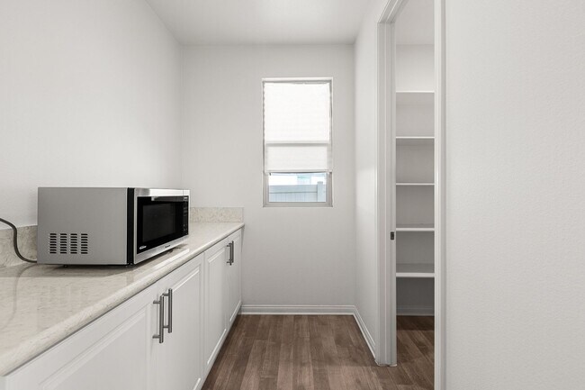 Building Photo - Stunning 4 bedroom 3 bath home in Summer Wind Trail Community