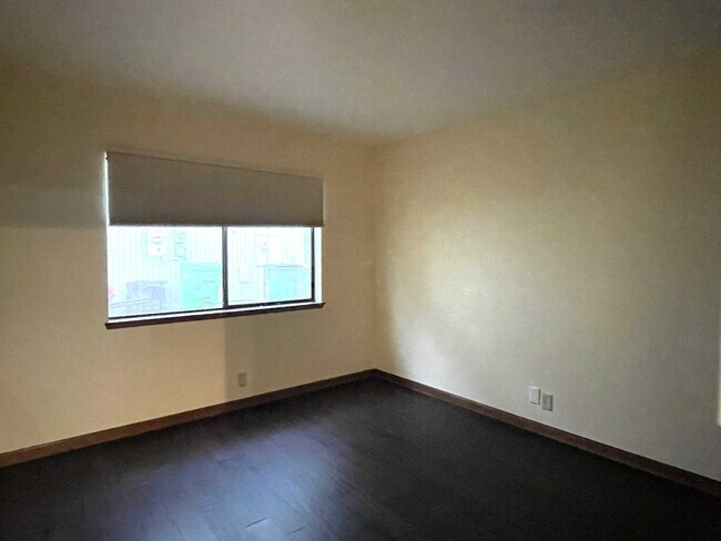 Building Photo - 3 bedroom 3 bath plus a large room downstairs in Lake Wildwood, Penn Valley, CA